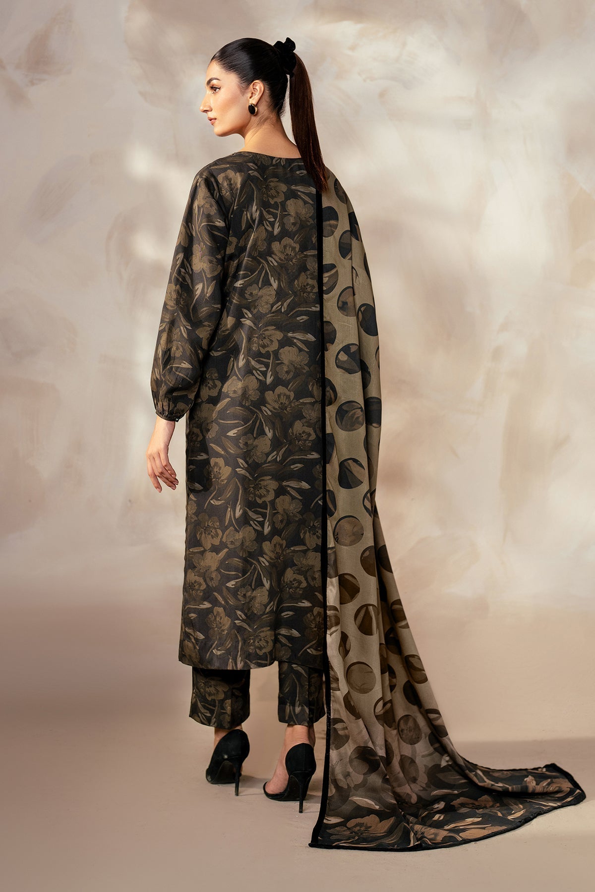 UNSTITCHED LILEN PRINTED SUTE 201