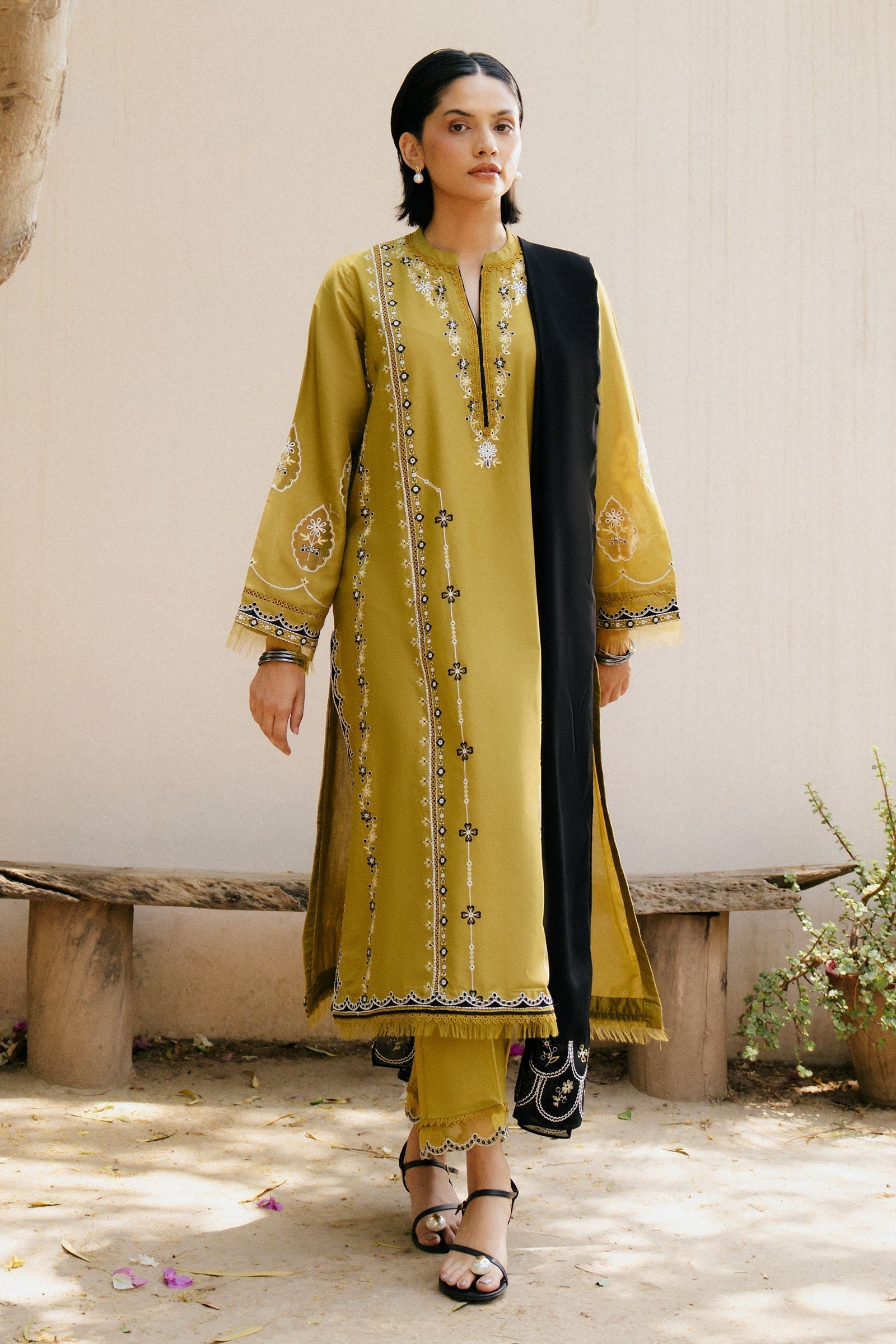 ZARA SHAHJAHAN-3PC DHANAK EMBROIDERED SHIRT WITH CHIFFON EMBROIDERED SHAWL & DHANAK TOUSER- 673